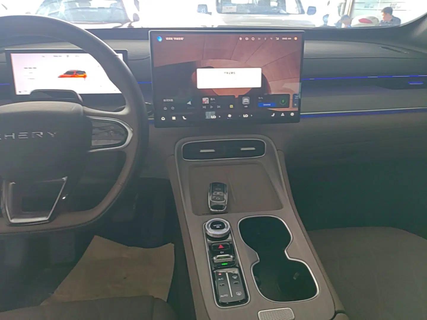 Chery Tiggo 8 PLUS C-DM 2025 1.5T 116 km Prestige Version 5 Seats — миниатюра 16