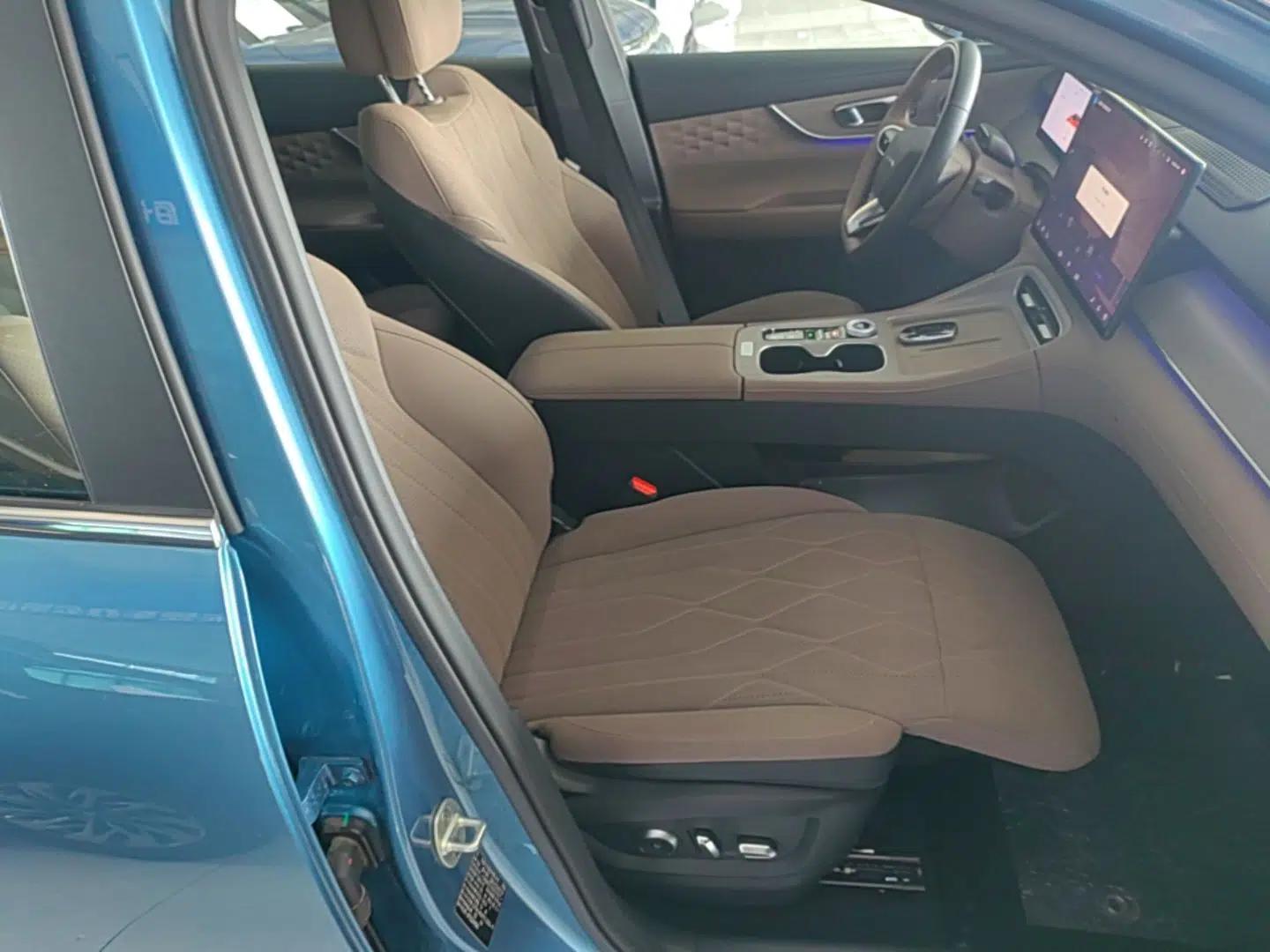 Chery Tiggo 8 PLUS C-DM 2025 1.5T 116 km Prestige Version 5 Seats — миниатюра 23