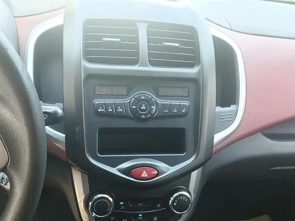 Benben 2015 1.4L Manual Deluxe Edition (National V Emission Standard) — миниатюра 13