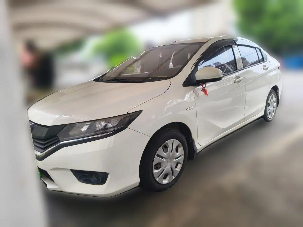 Honda Greiz 2016 1.5L CVT Classic Edition — миниатюра 1