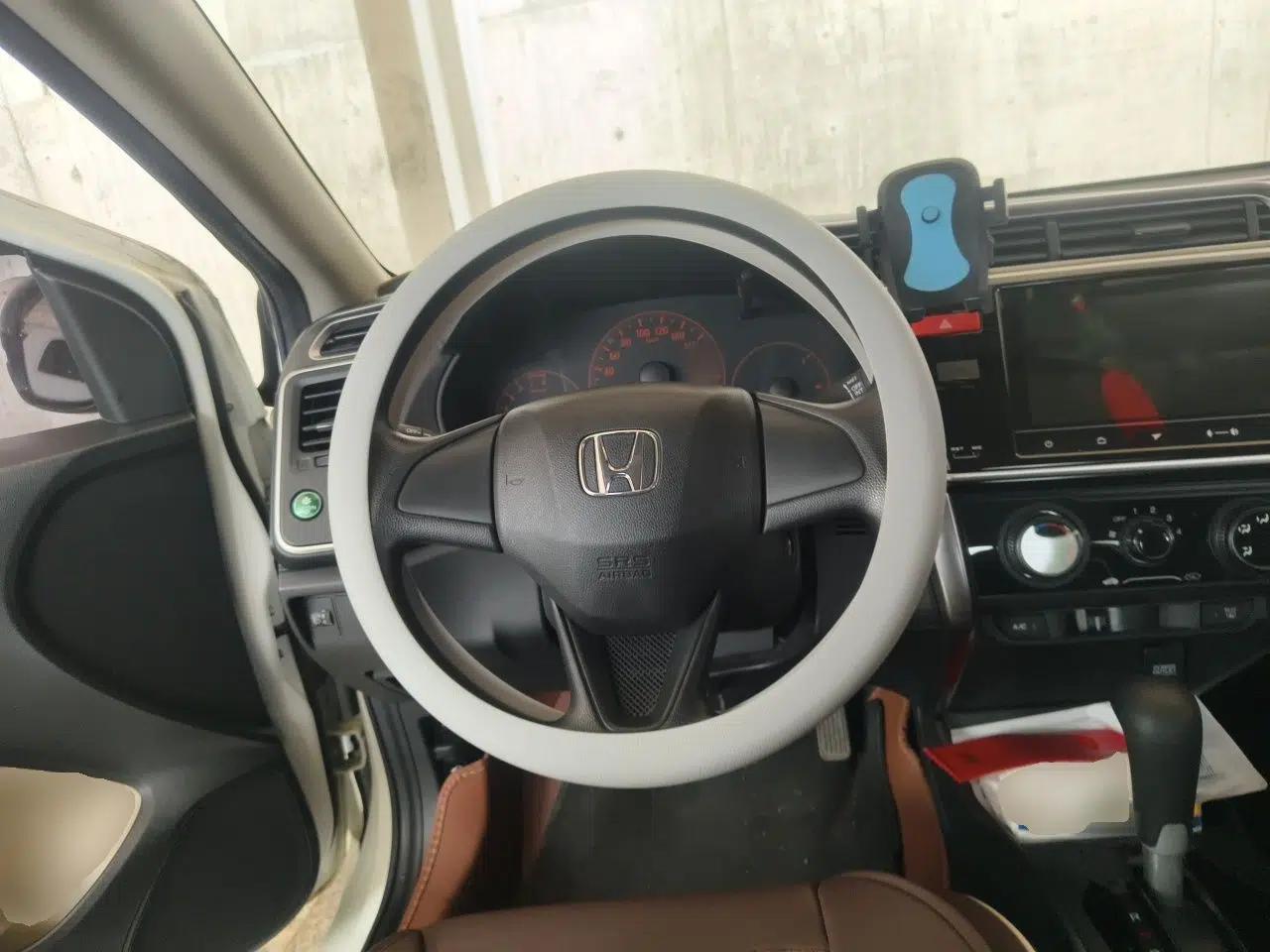 Honda Greiz 2016 1.5L CVT Classic Edition — миниатюра 11