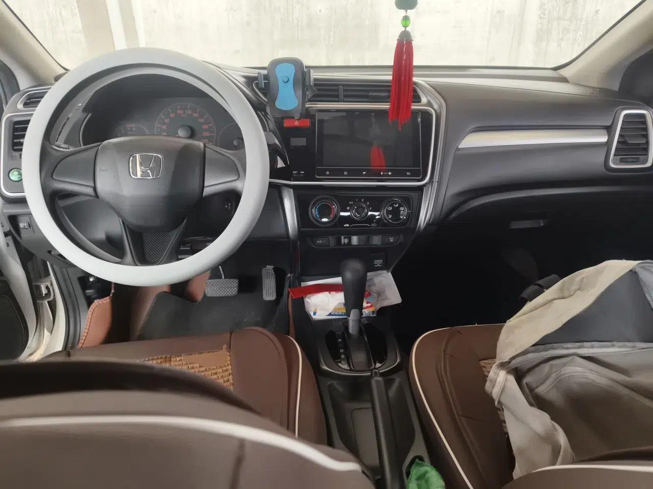 Honda Greiz 2016 1.5L CVT Classic Edition — миниатюра 10