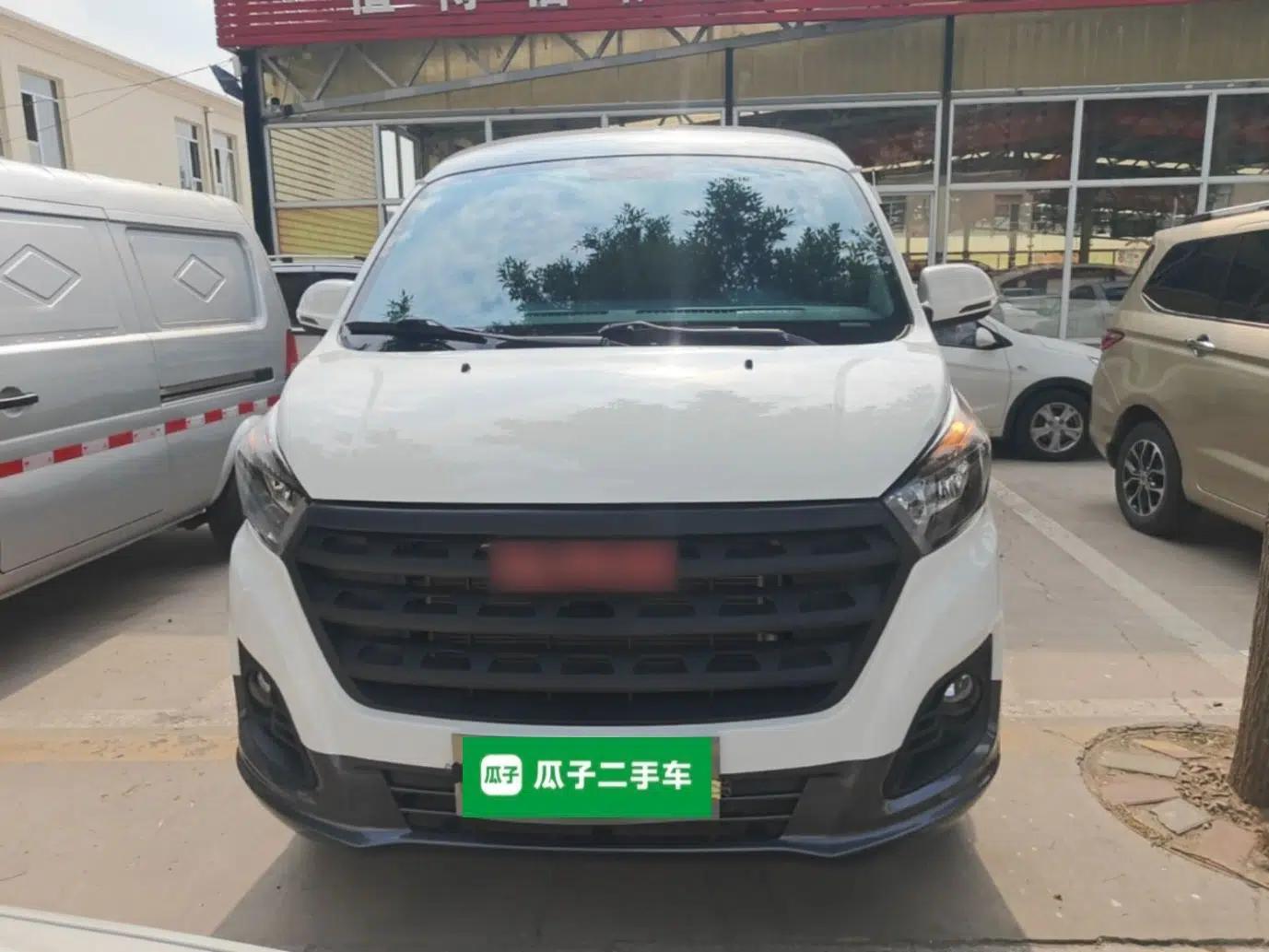 Jinbei Gold Hiace M Classic 2024 1.5L Travel Lion Passenger Van 7 Seats — миниатюра 2
