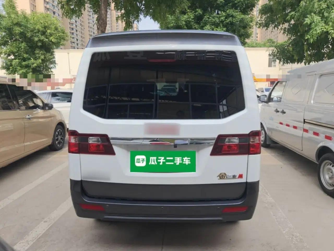 Jinbei Gold Hiace M Classic 2024 1.5L Travel Lion Passenger Van 7 Seats — миниатюра 5