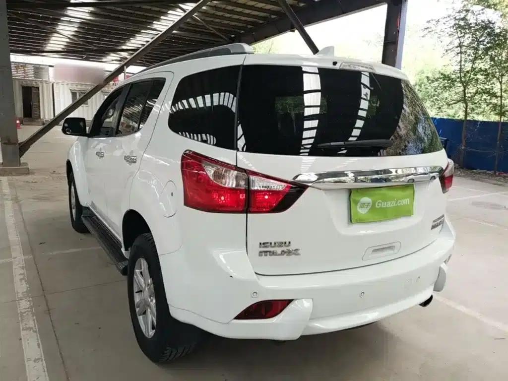 mu-X Ranger 2017 2.5T 2WD Automatic Touring Edition 7-Seater — миниатюра 5