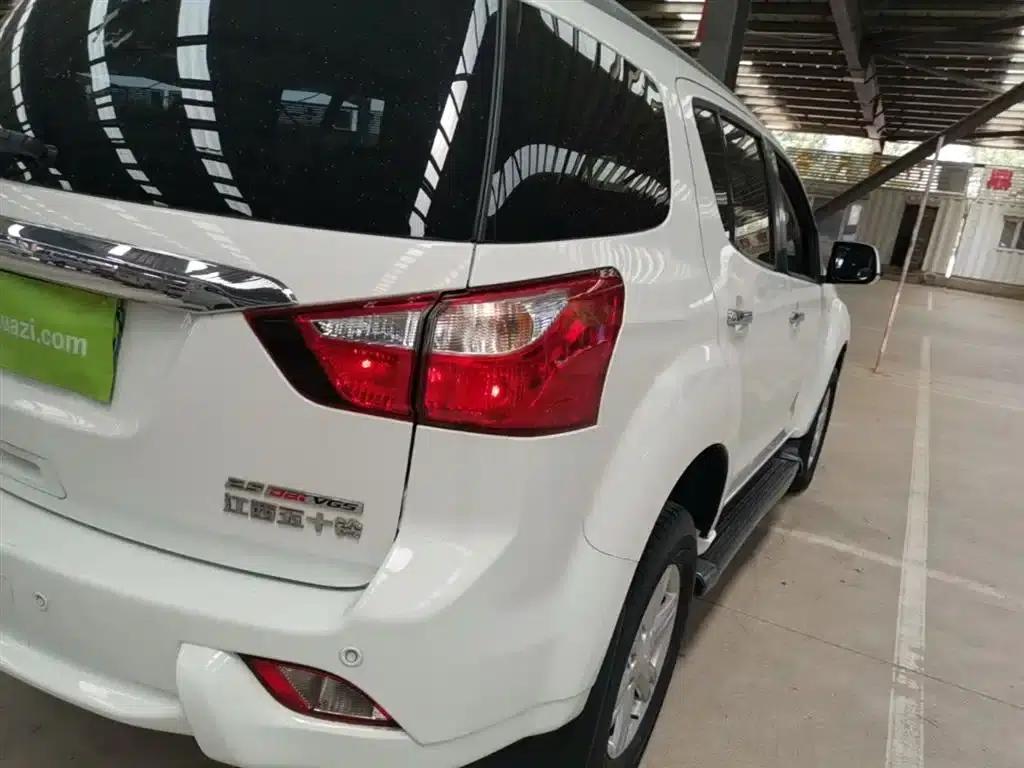 mu-X Ranger 2017 2.5T 2WD Automatic Touring Edition 7-Seater — миниатюра 8