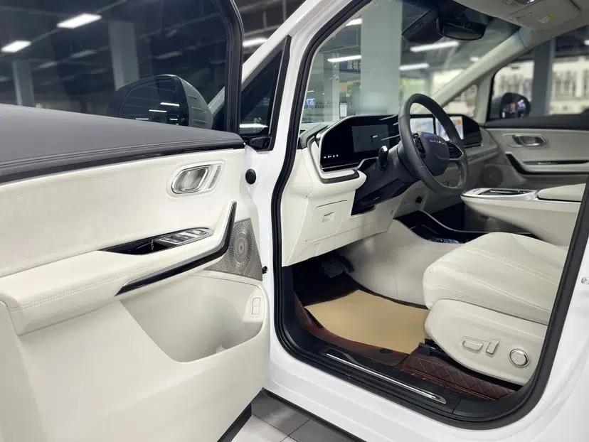 SAIC MAXUS Dajia 9 2024 Updated Version Super Hybrid Ultra-Long Range Forest Edition 7-Seater — миниатюра 14