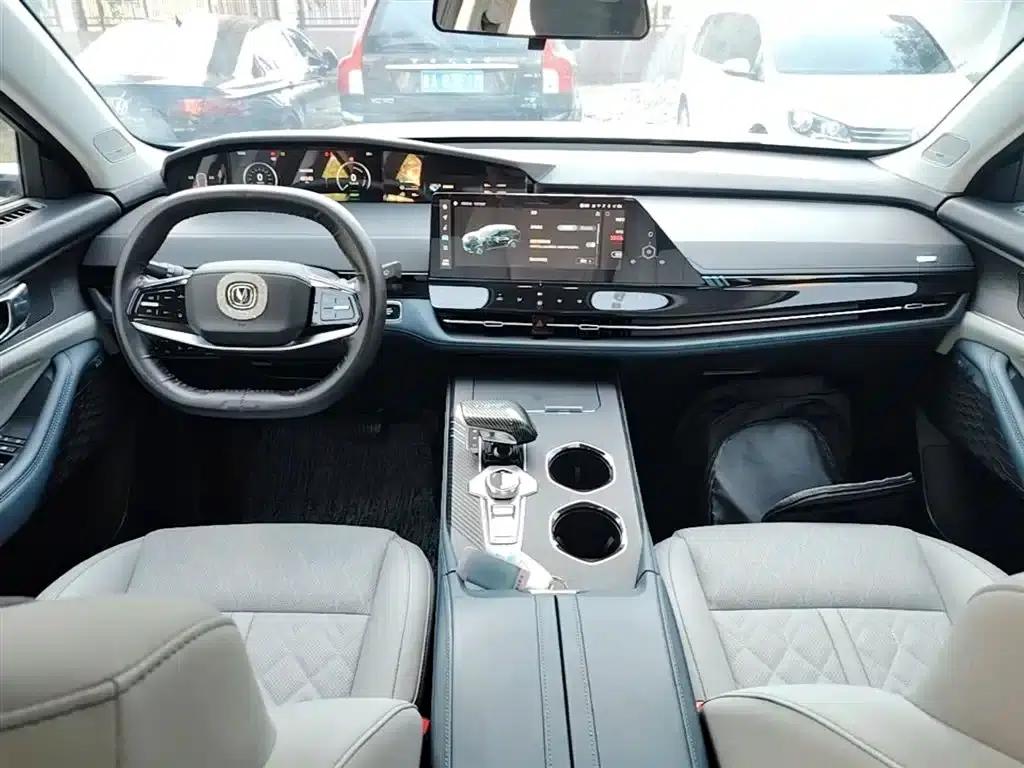 Changan UNI-K Smart Electric iDD 2022 Blue Whale iDD 130km 1.5T Excellent Edition — миниатюра 10