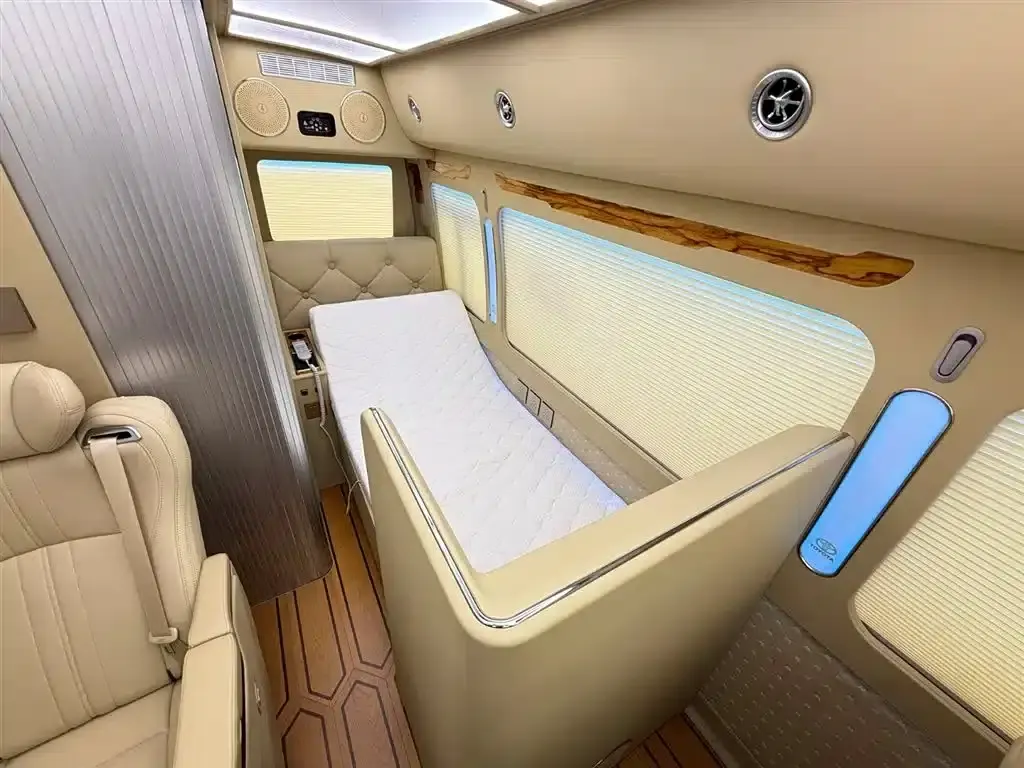 2023 Toyota Coaster RV, 4.0L Manual — миниатюра 15