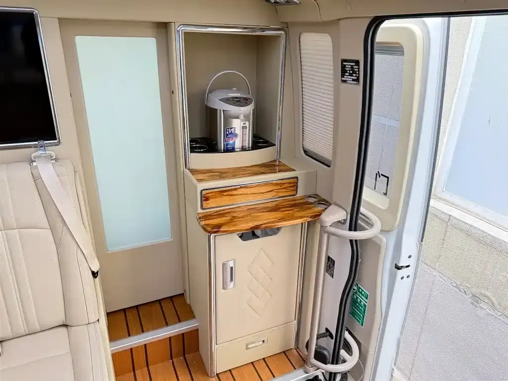 2023 Toyota Coaster RV, 4.0L Manual — миниатюра 26