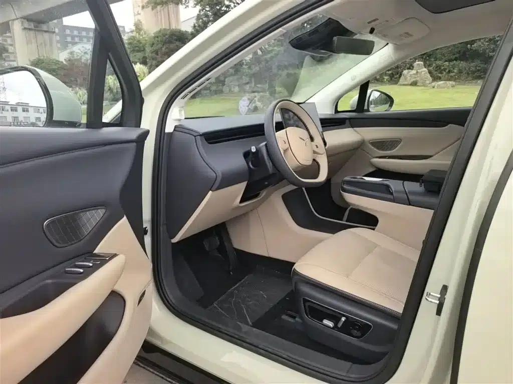 Hongqi Tiangong 06 2025 Model 520 Smart Selection Edition — миниатюра 16