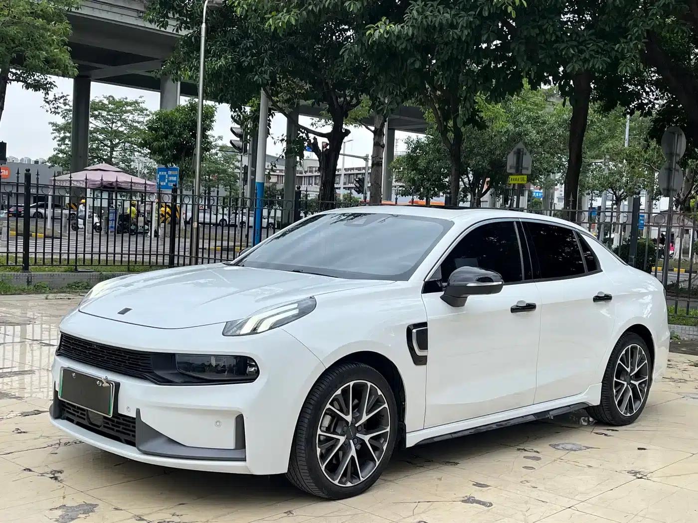 Lynk & Co 03 PHEV 2021 1.5T Pro — миниатюра 1