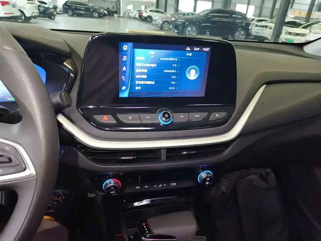 Chevrolet Menlo 2023 Star Plus Edition — миниатюра 13
