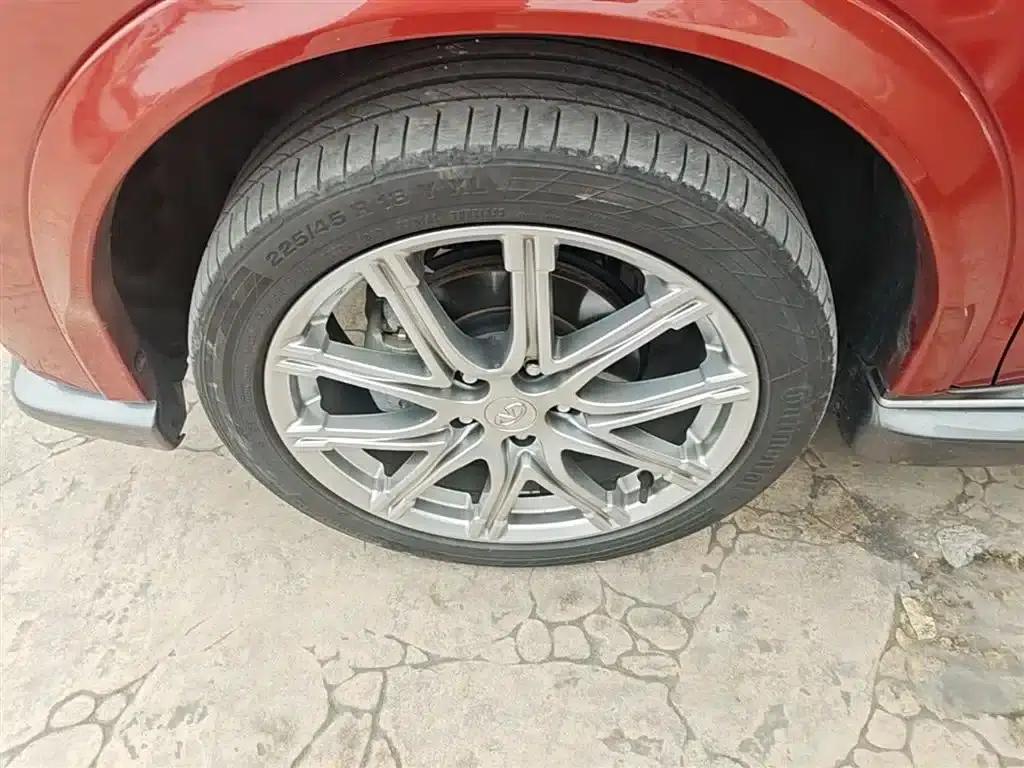Infiniti ESQ 2014 1.6L Sporty Edition — миниатюра 23