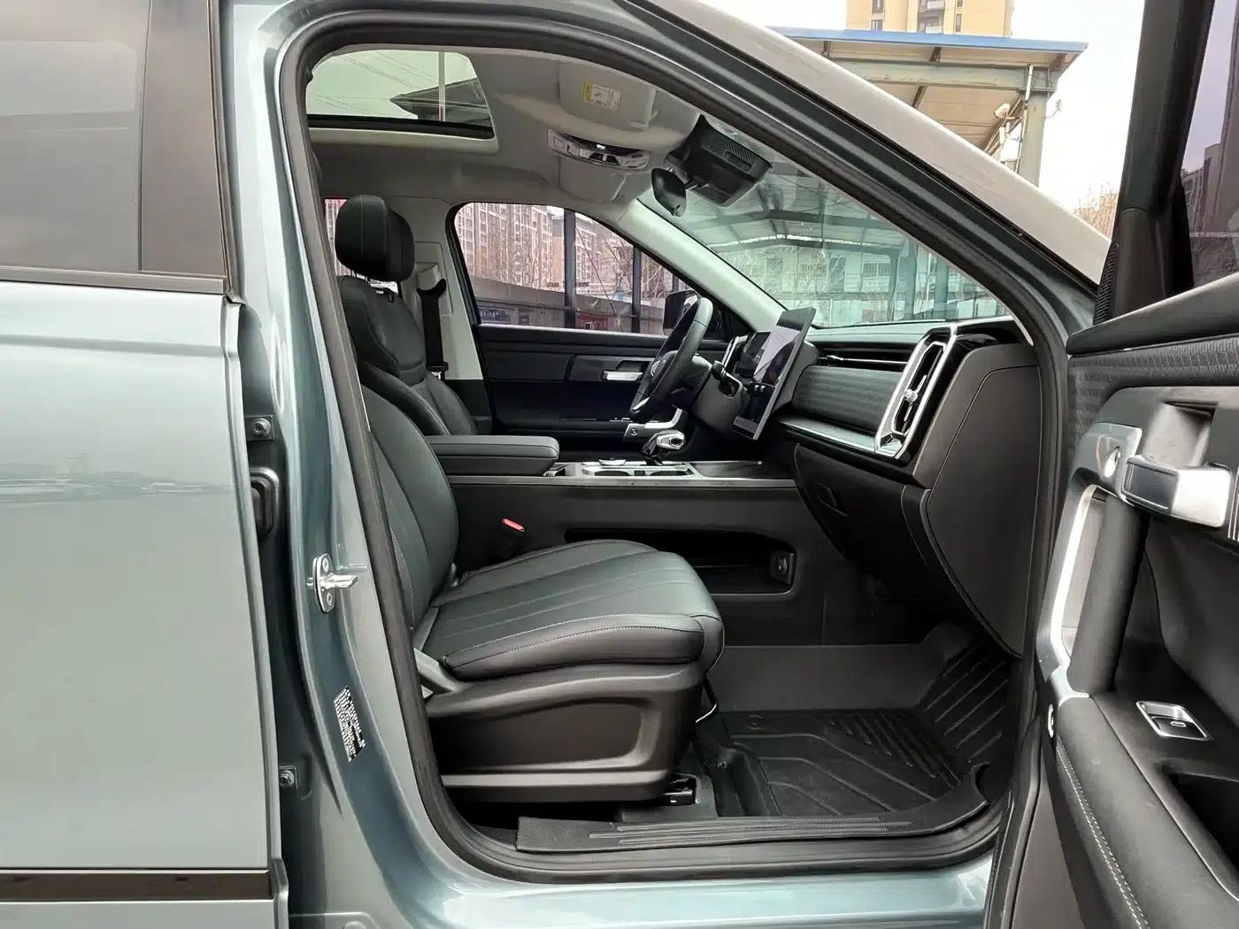 Explore 06 2023 Facelift Urban Edition 1.6T 2WD Luxury — миниатюра 15