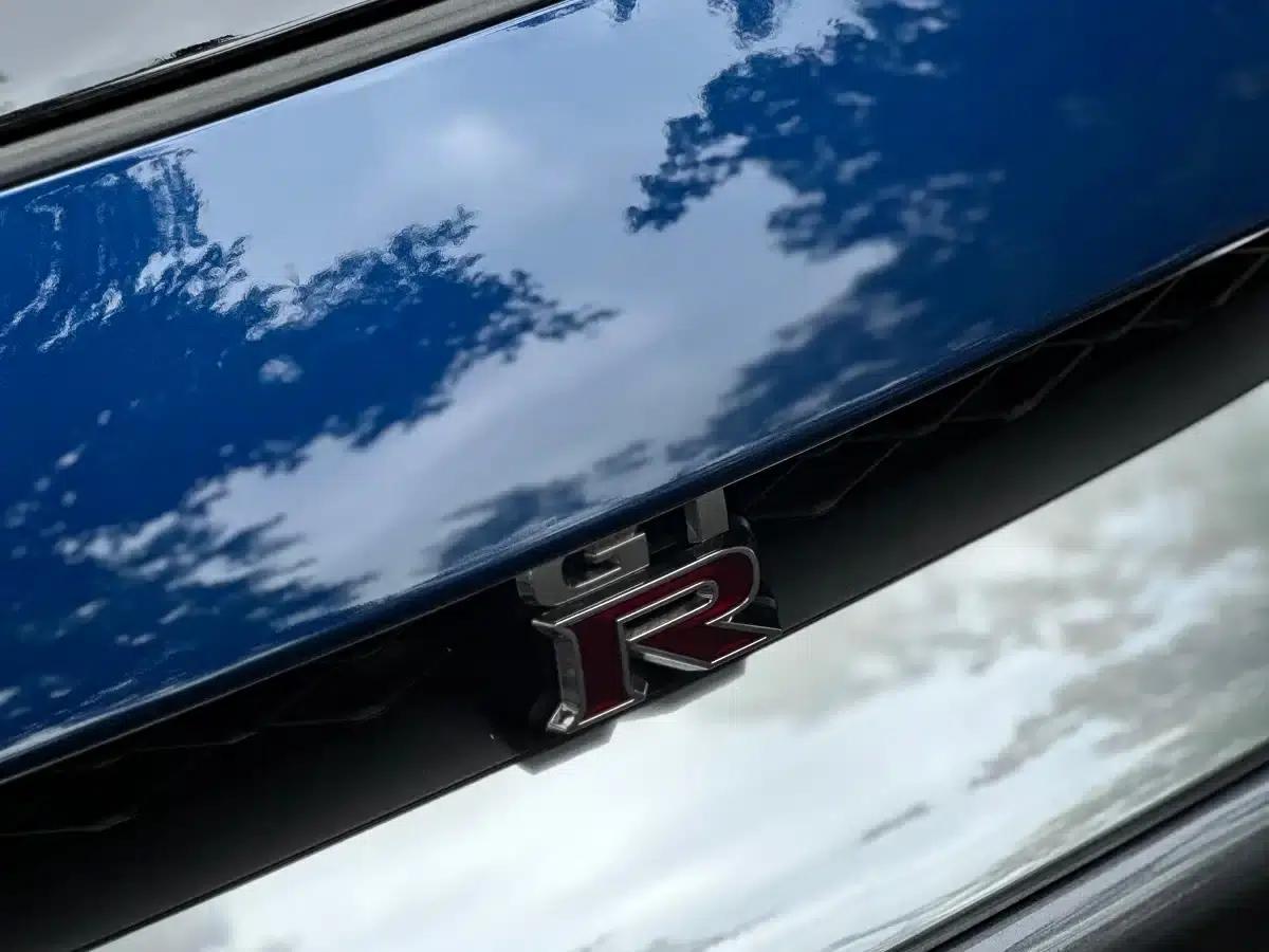 2014 Nissan GT-R 3.8T Premium Edition with black interior — миниатюра 17