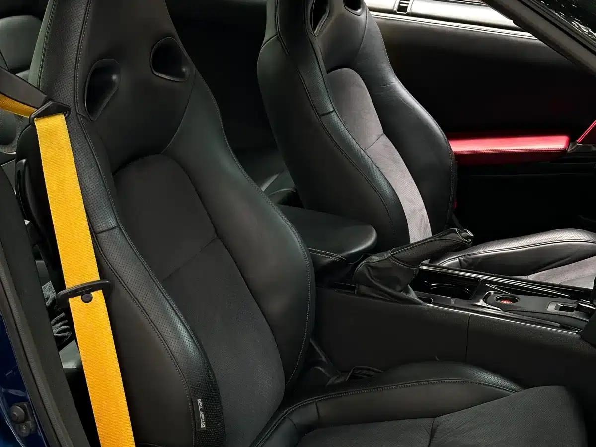 2014 Nissan GT-R 3.8T Premium Edition with black interior — миниатюра 10