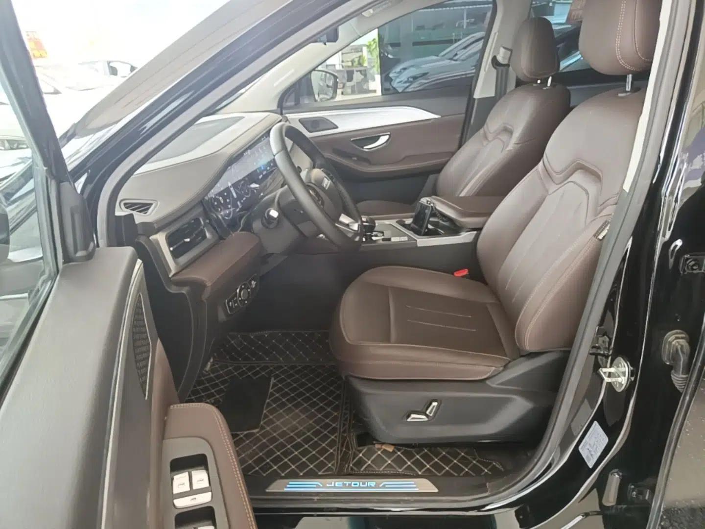 JETOUR X95 2023 1.6T DCT Era Edition 7-Seater — миниатюра 18