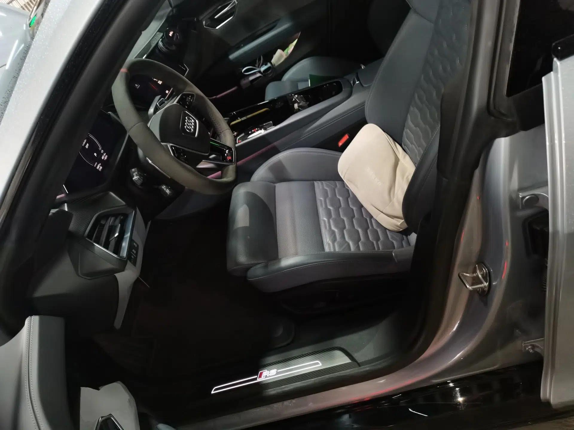 Audi RS e-tron GT 2023 Basic Model — миниатюра 16