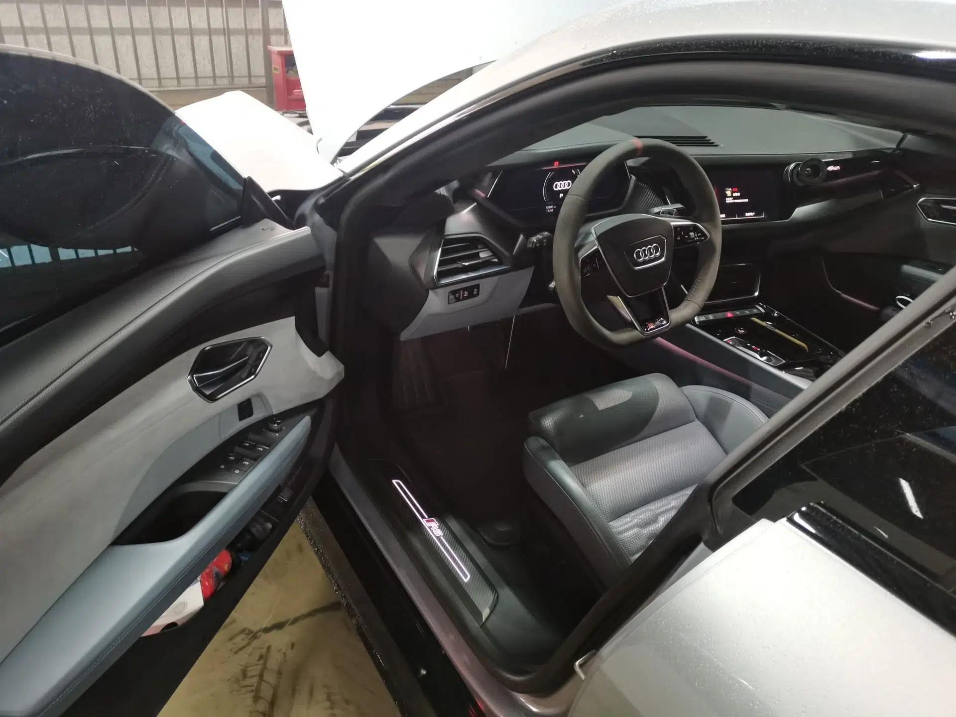 Audi RS e-tron GT 2023 Basic Model — миниатюра 17