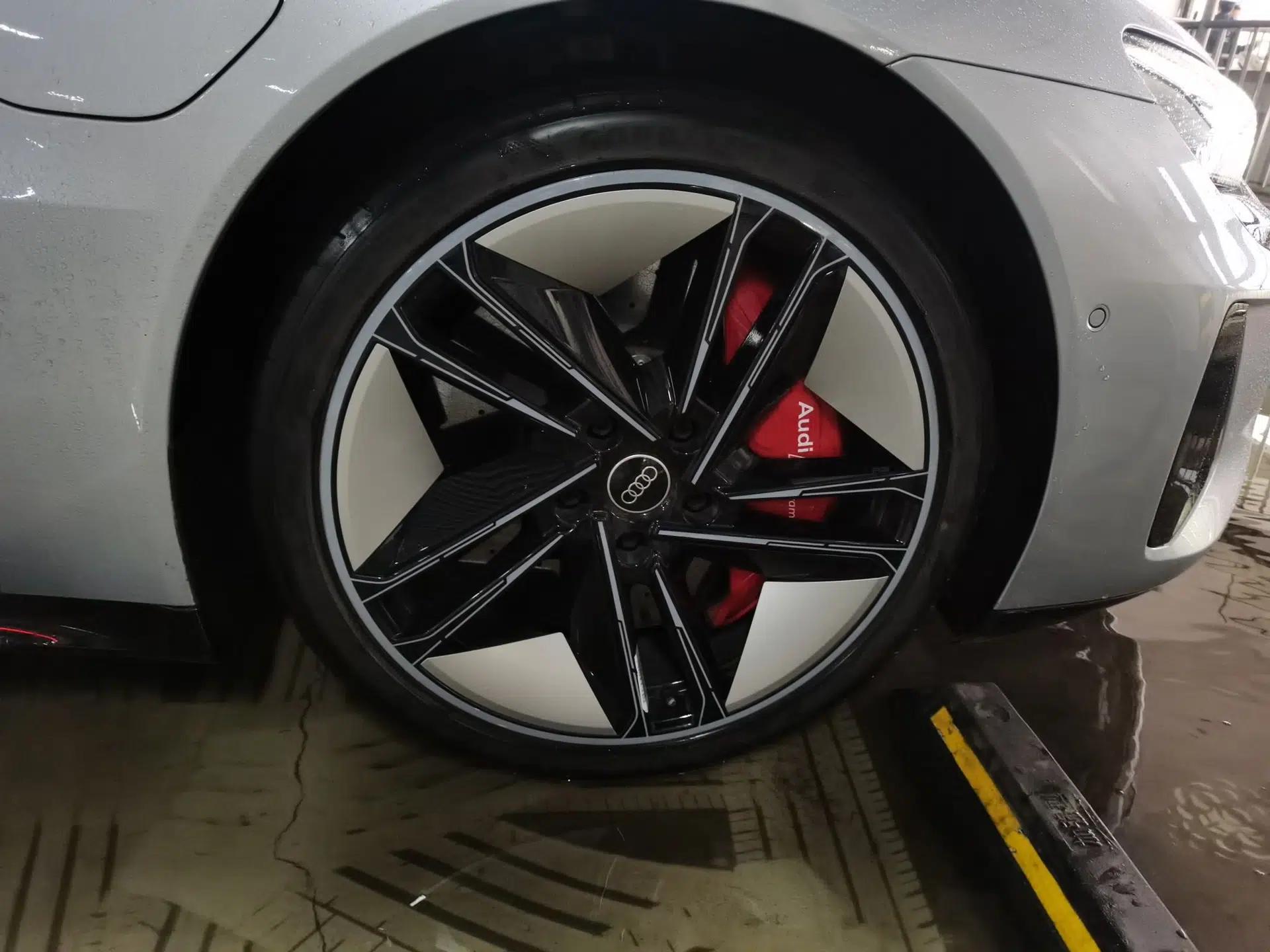 Audi RS e-tron GT 2023 Basic Model — миниатюра 8