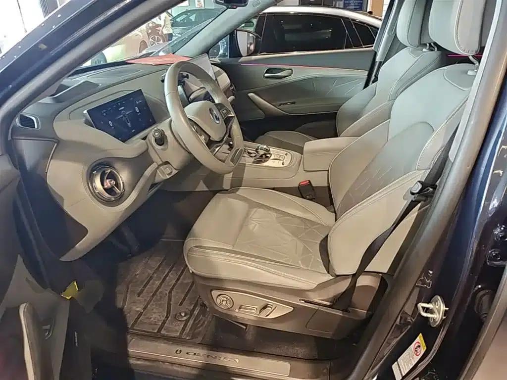 Denza N8 2023 All-Wheel Drive Super Hybrid Flagship Six-Seater Edition — миниатюра 15
