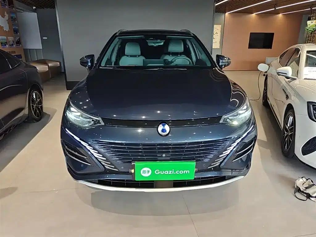 Denza N8 2023 All-Wheel Drive Super Hybrid Flagship Six-Seater Edition — миниатюра 3