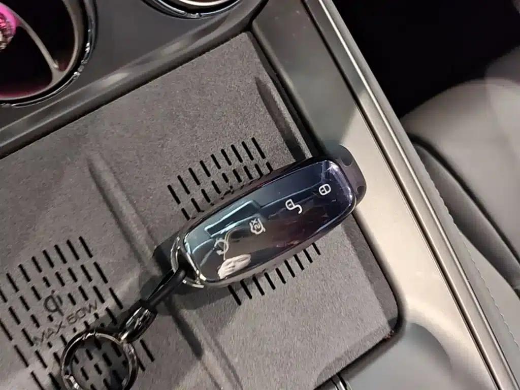 Denza N8 2023 All-Wheel Drive Super Hybrid Flagship Six-Seater Edition — миниатюра 9