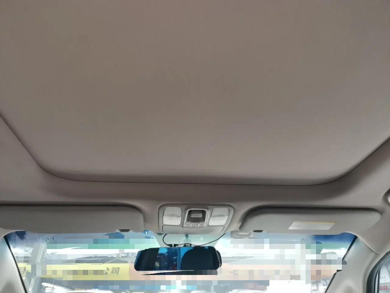 Kia Carens 2013 2.0L 7-Seater Automatic Standard Version China IV Standard — миниатюра 21