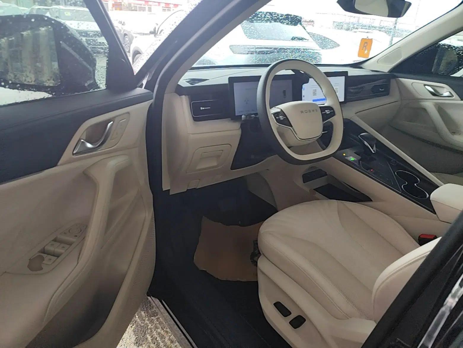 Roewe D5X DMH 2024 135 Tech Edition — миниатюра 18