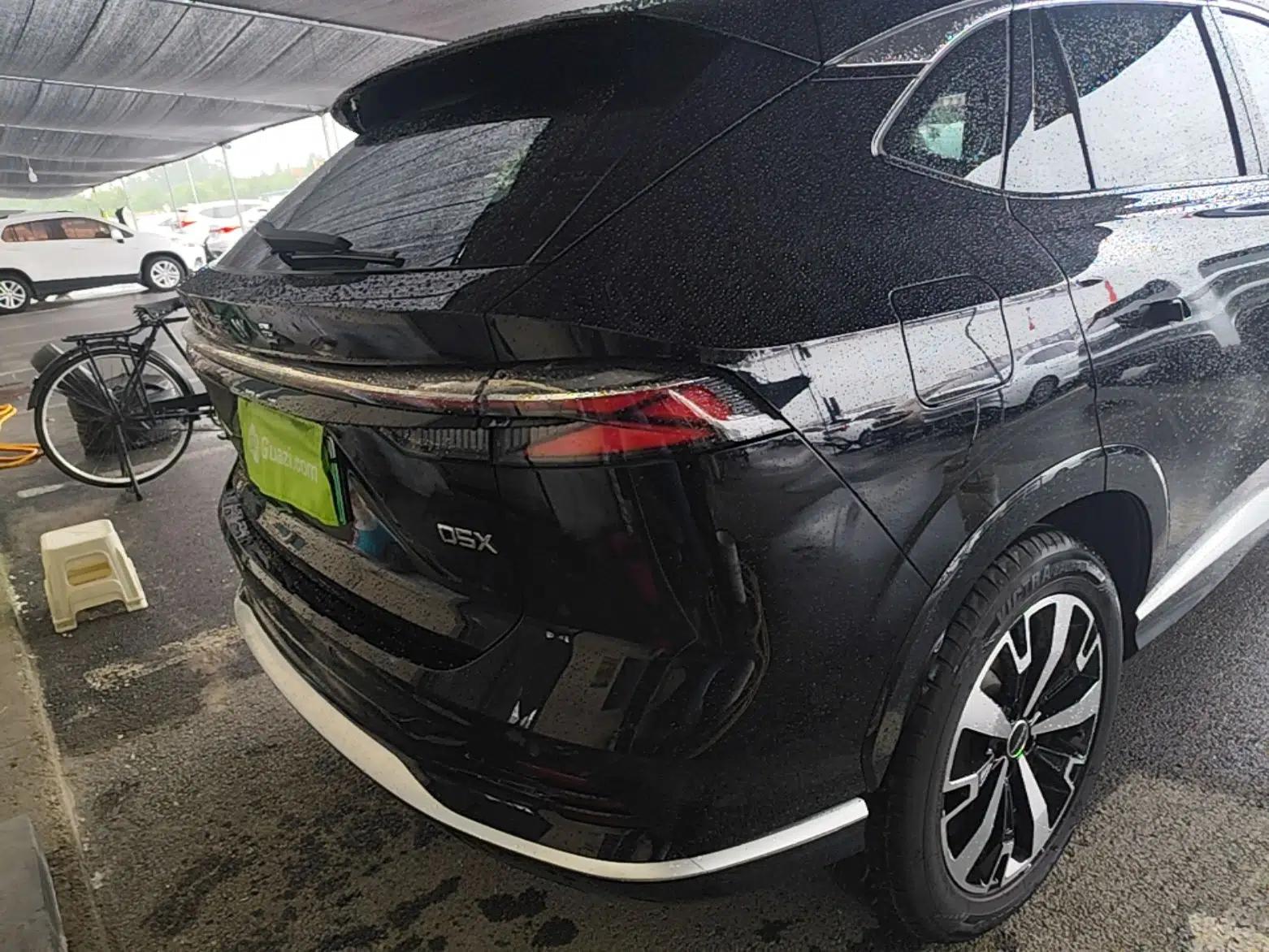 Roewe D5X DMH 2024 135 Tech Edition — миниатюра 8