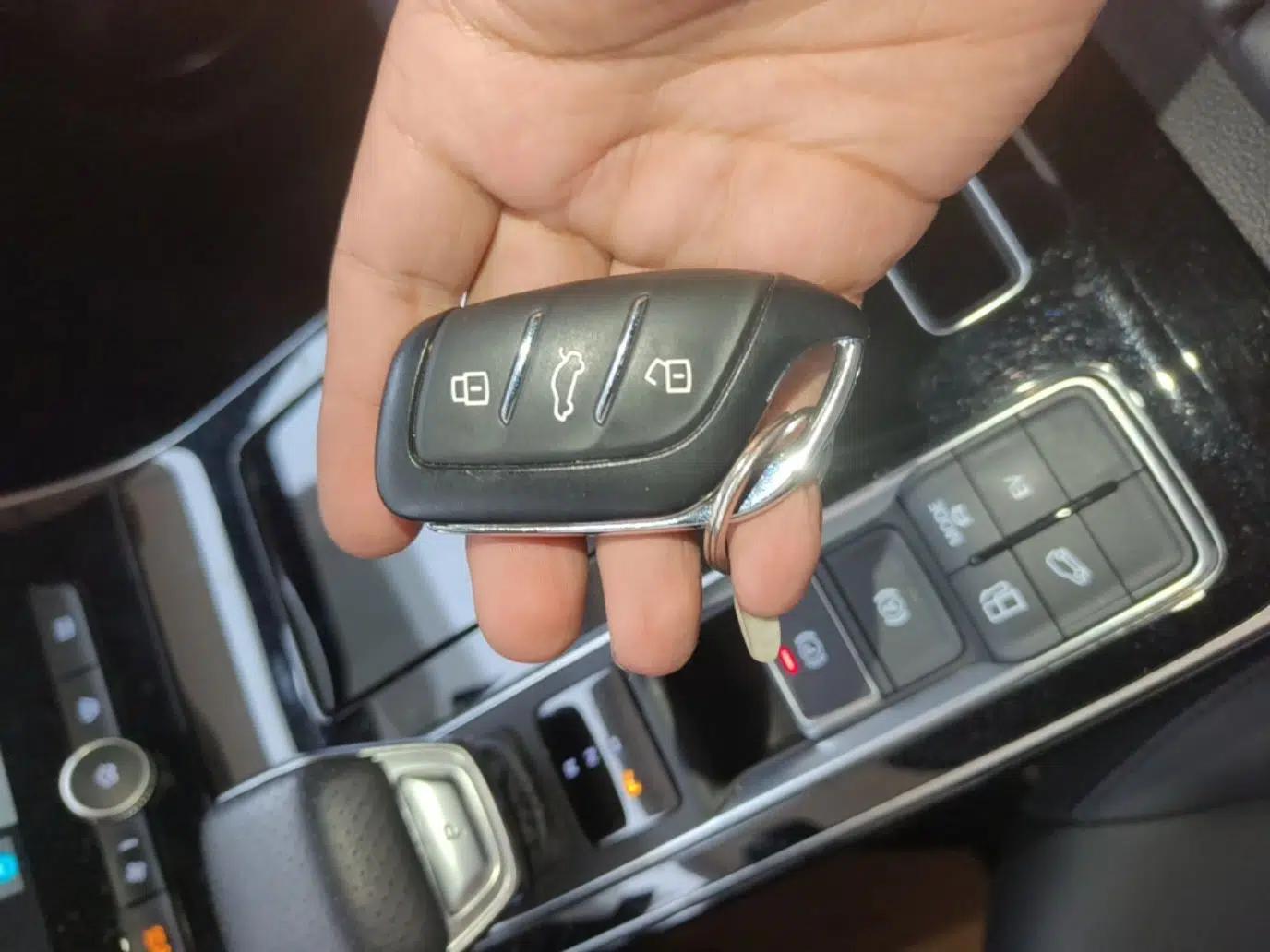 Roewe RX5 eMAX 2020 500 PHEV 4G-Connected Luxury Edition — миниатюра 12