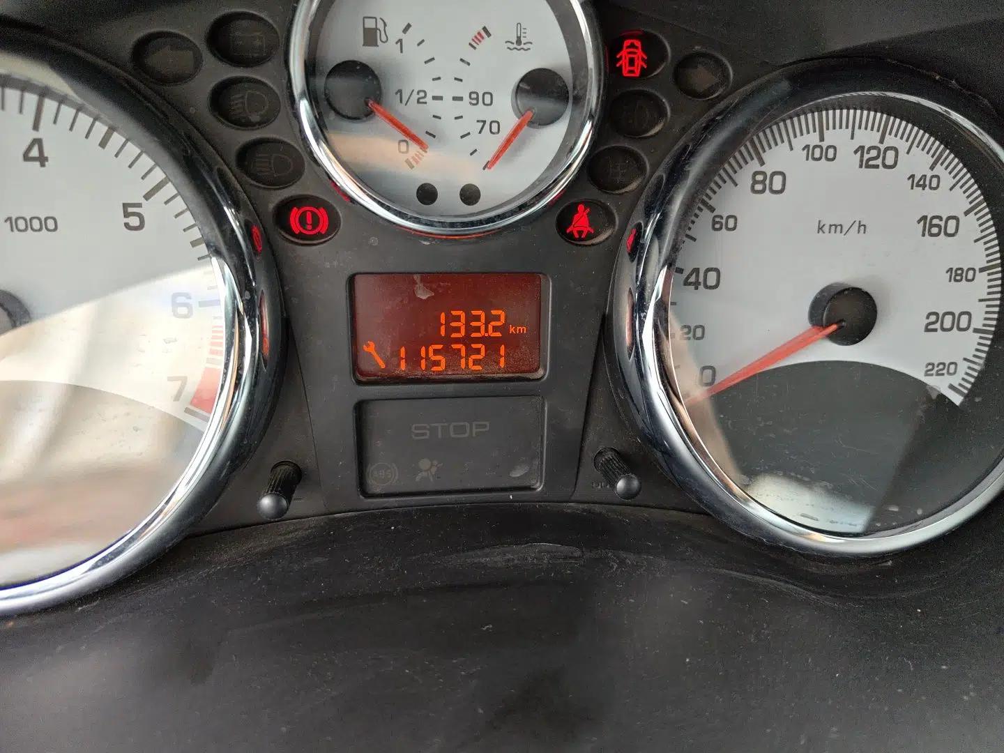 Peugeot 207 2011 Hatchback 1.4L Manual Yule Edition — миниатюра 13
