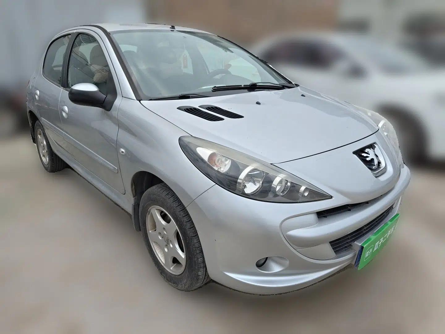 Peugeot 207 2011 Hatchback 1.4L Manual Yule Edition — миниатюра 3