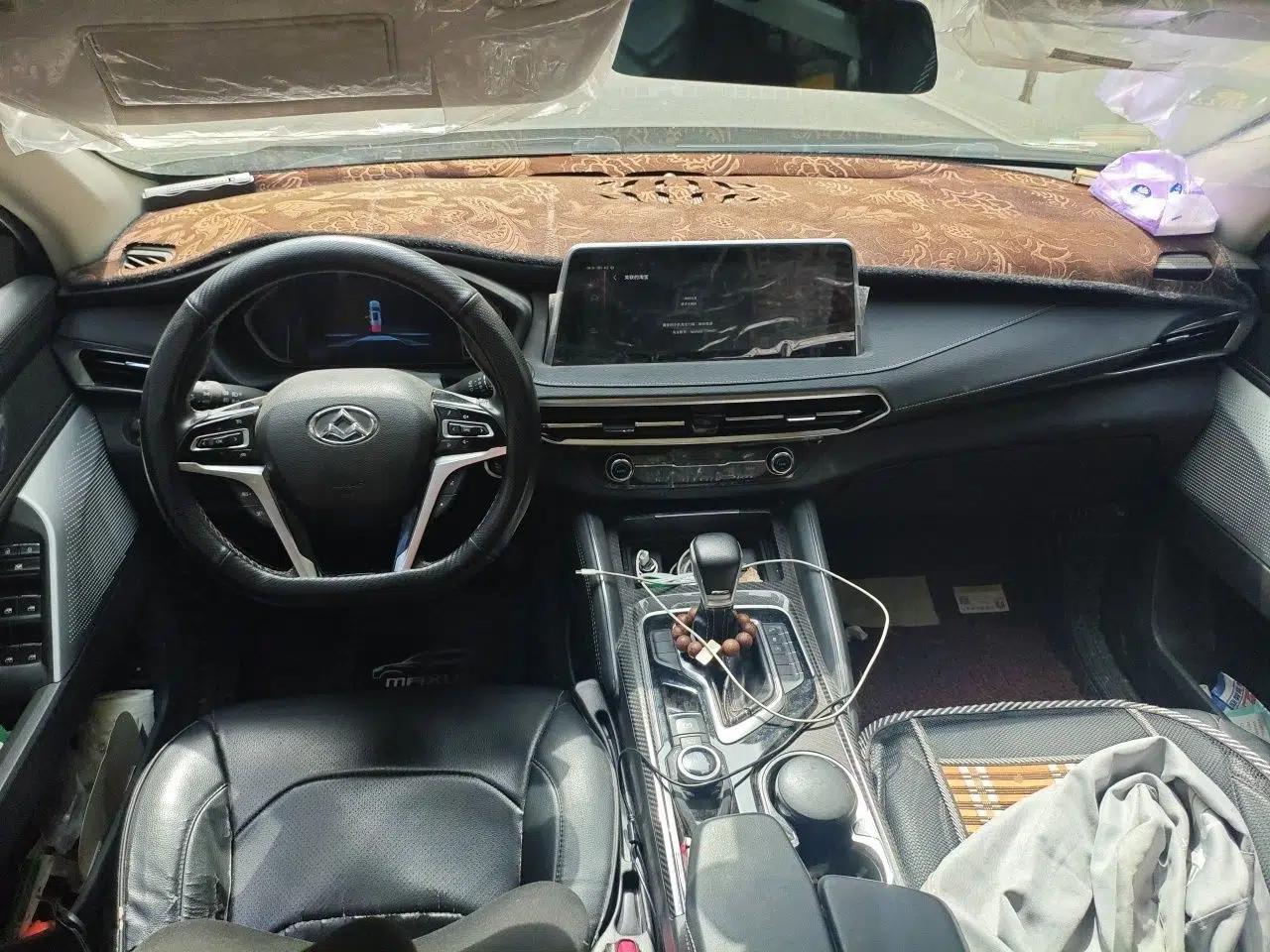 Used SAIC MAXUS D90 2017 2.0T Automatic All-Wheel Drive Sirius — миниатюра 9