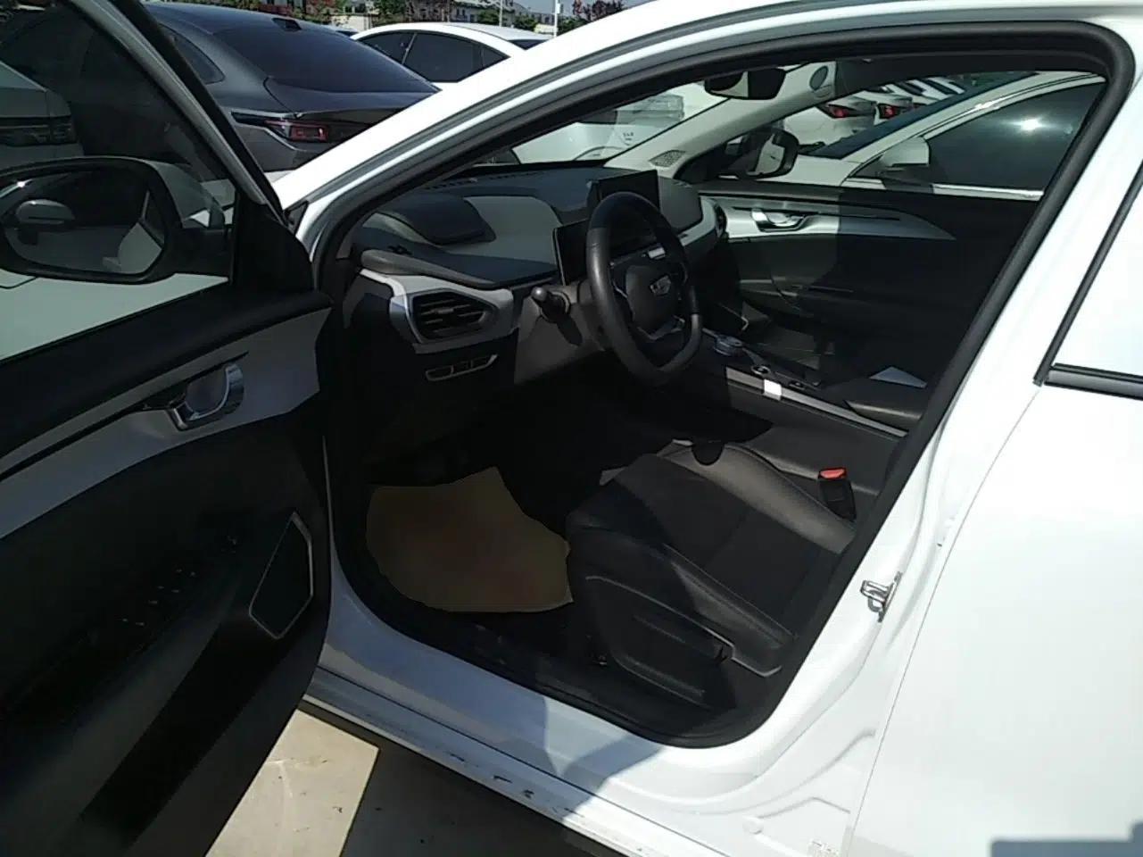 Used Geometry A 2024 500KM Travel Edition — миниатюра 17