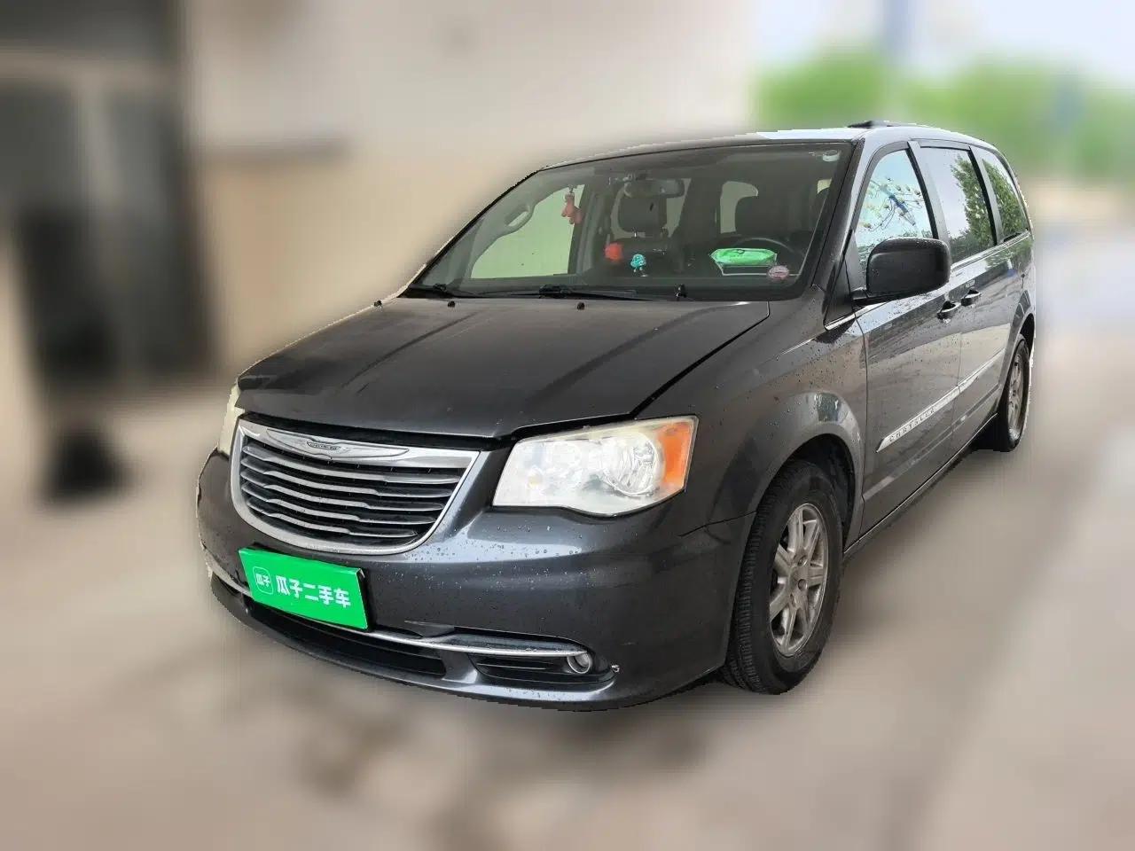 Used Chrysler Grand Voyager  — миниатюра 1