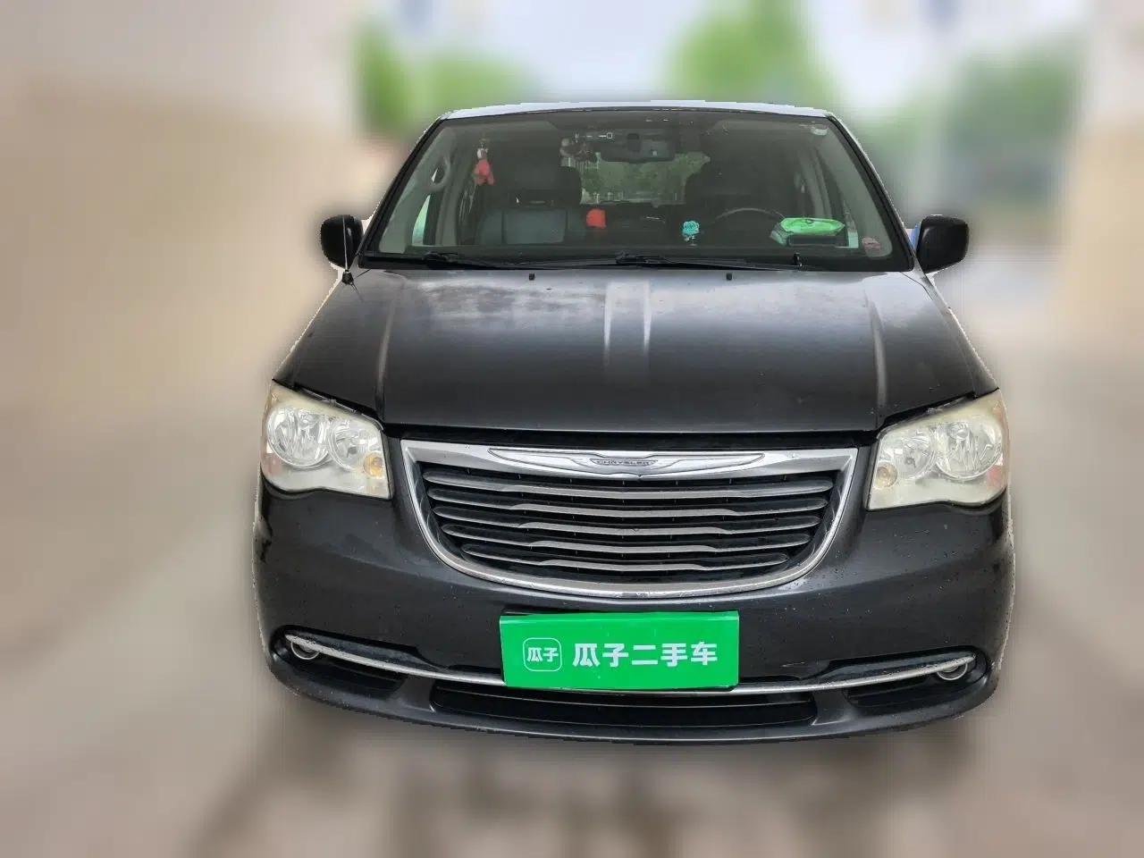 Used Chrysler Grand Voyager  — миниатюра 2