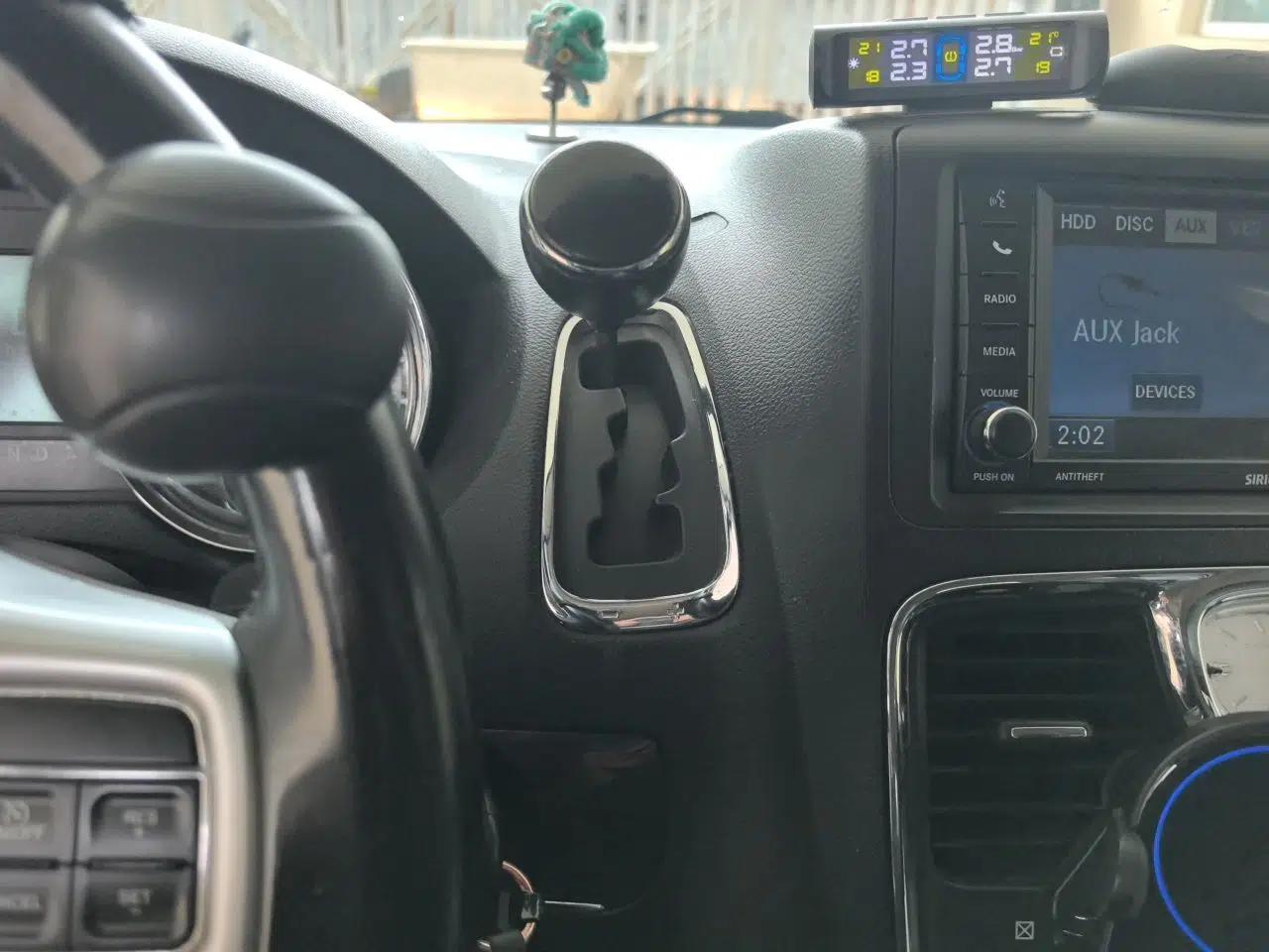 Used Chrysler Grand Voyager  — миниатюра 14