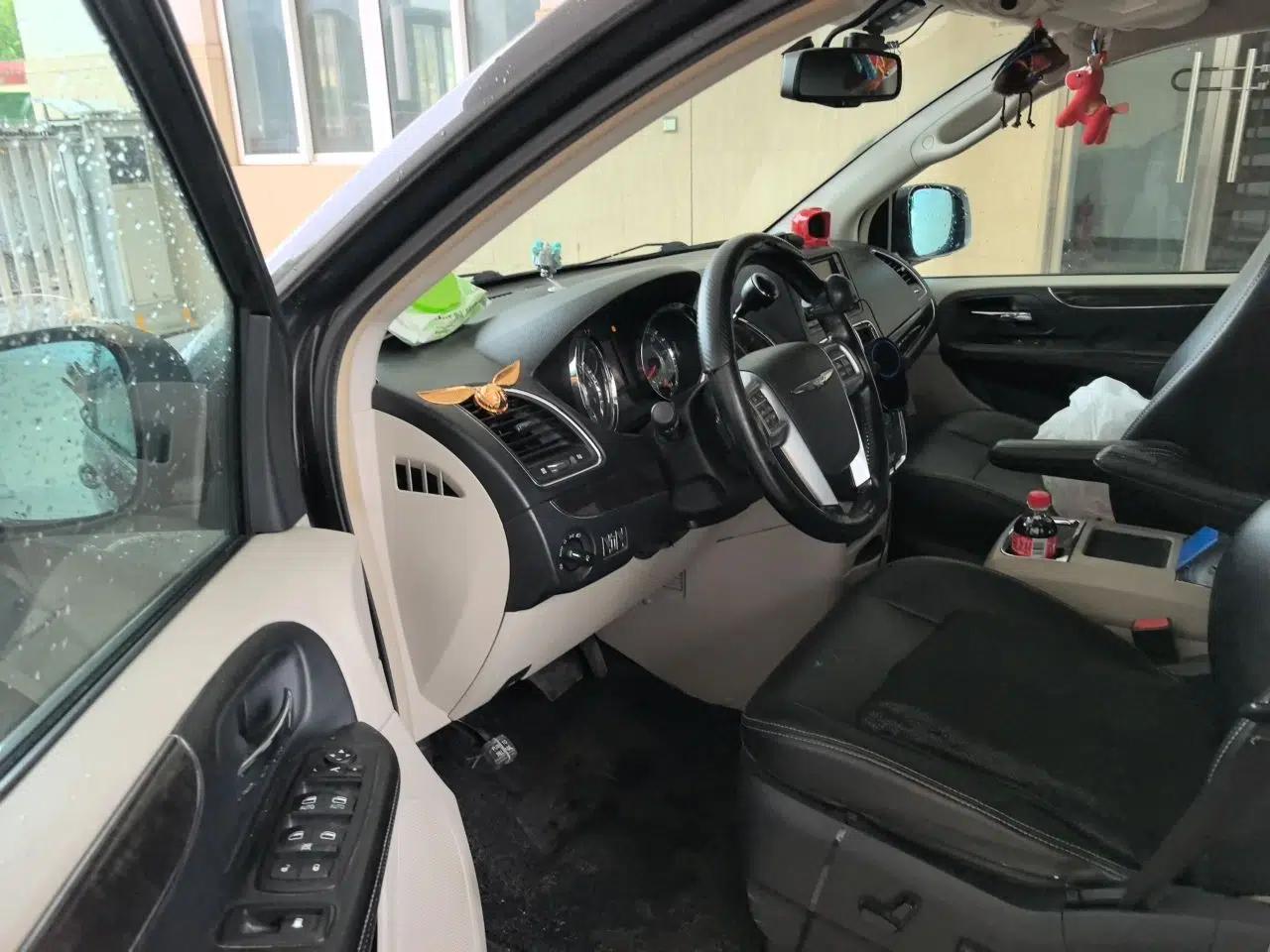Used Chrysler Grand Voyager  — миниатюра 16