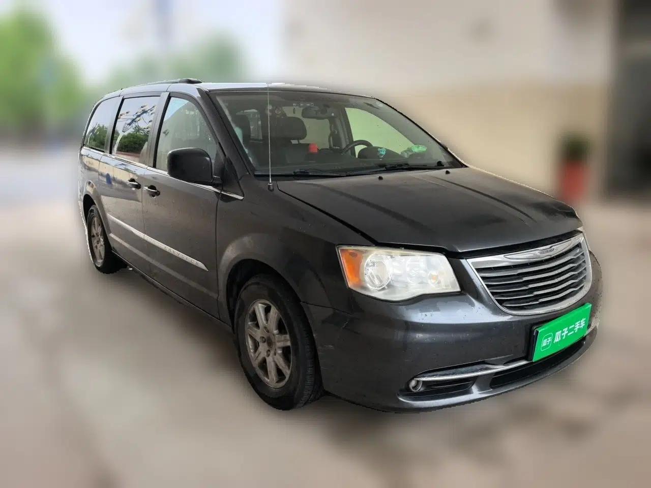 Used Chrysler Grand Voyager  — миниатюра 3