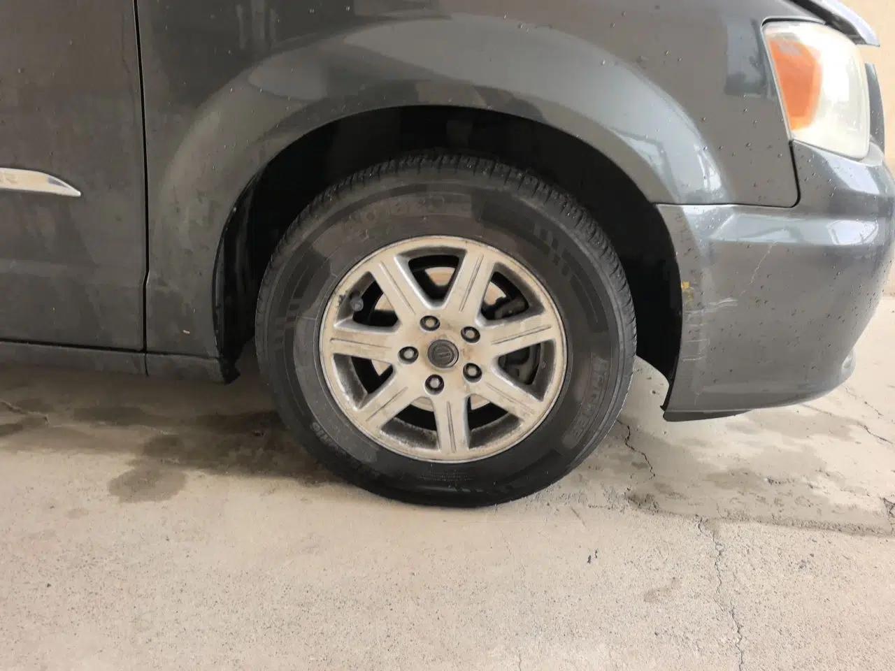 Used Chrysler Grand Voyager  — миниатюра 8