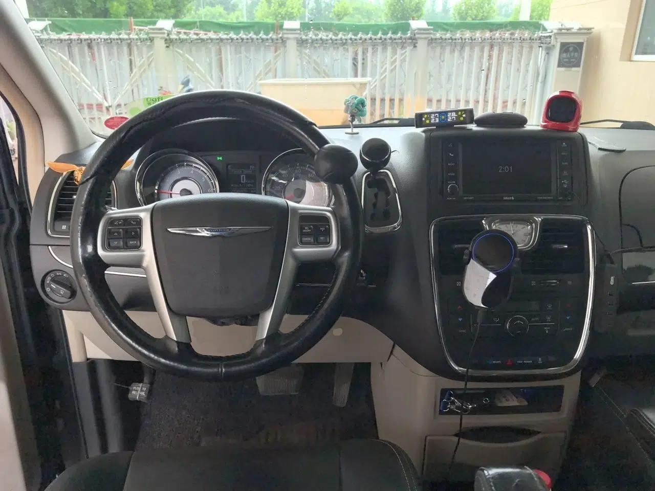 Used Chrysler Grand Voyager  — миниатюра 9