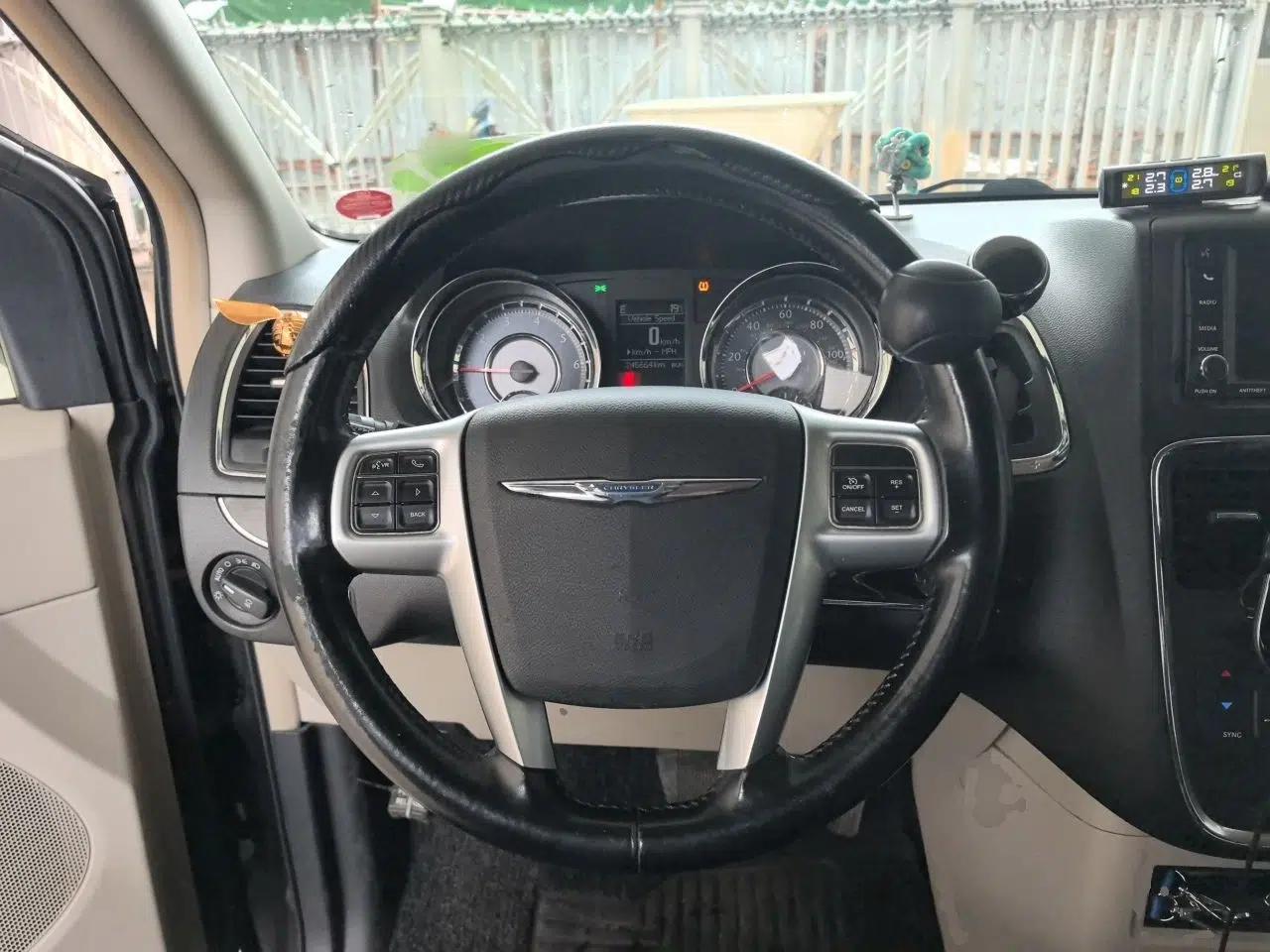 Used Chrysler Grand Voyager  — миниатюра 10