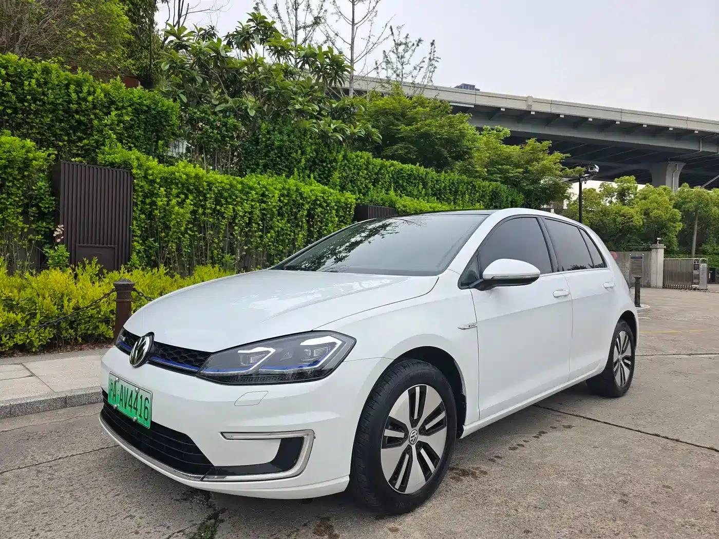 2020 Golf EV — миниатюра 1