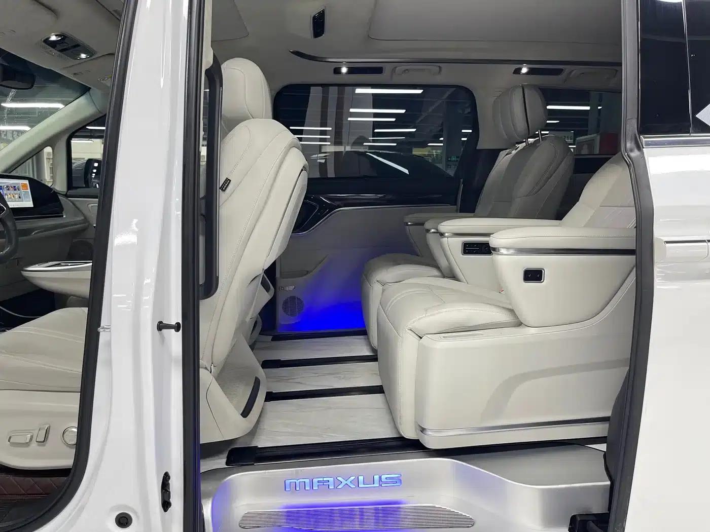 Everyone 9 2025 Super Hybrid Long Range Forest Edition 7-Seater — миниатюра 9