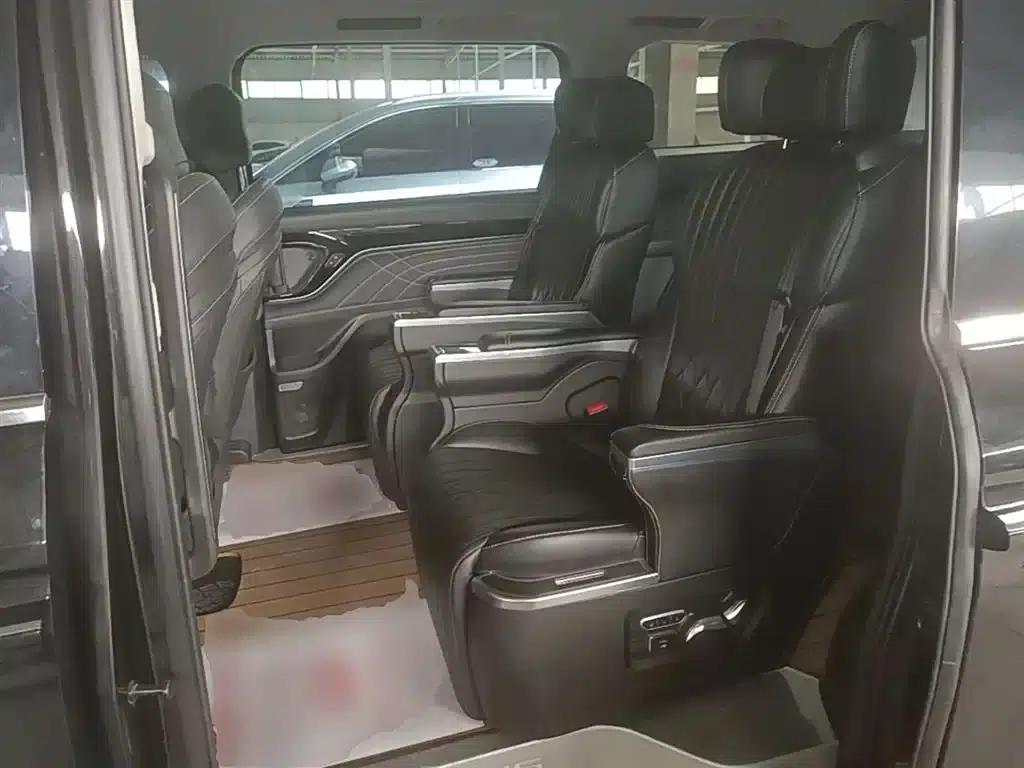 Everyone 9 2022 Long Range Oasis 7-Seater Edition — миниатюра 17