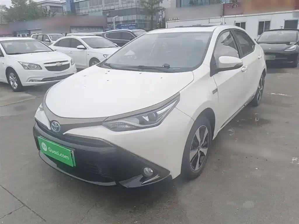 Levin Hybrid E+ 2019 1.8PH GS E-CVT Elite Sunroof Edition — миниатюра 1