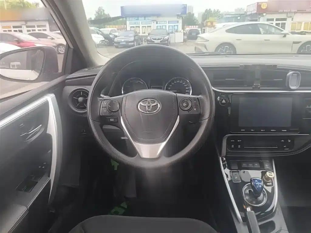Levin Hybrid E+ 2019 1.8PH GS E-CVT Elite Sunroof Edition — миниатюра 11
