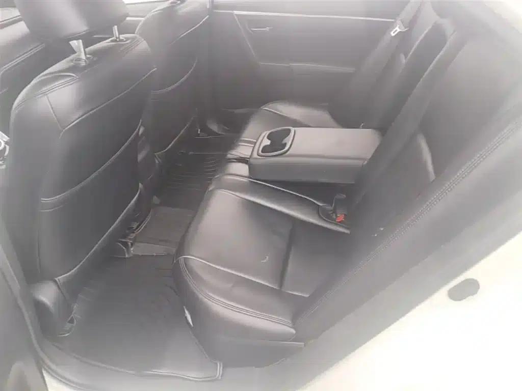 Levin Hybrid E+ 2019 1.8PH GS E-CVT Elite Sunroof Edition — миниатюра 17